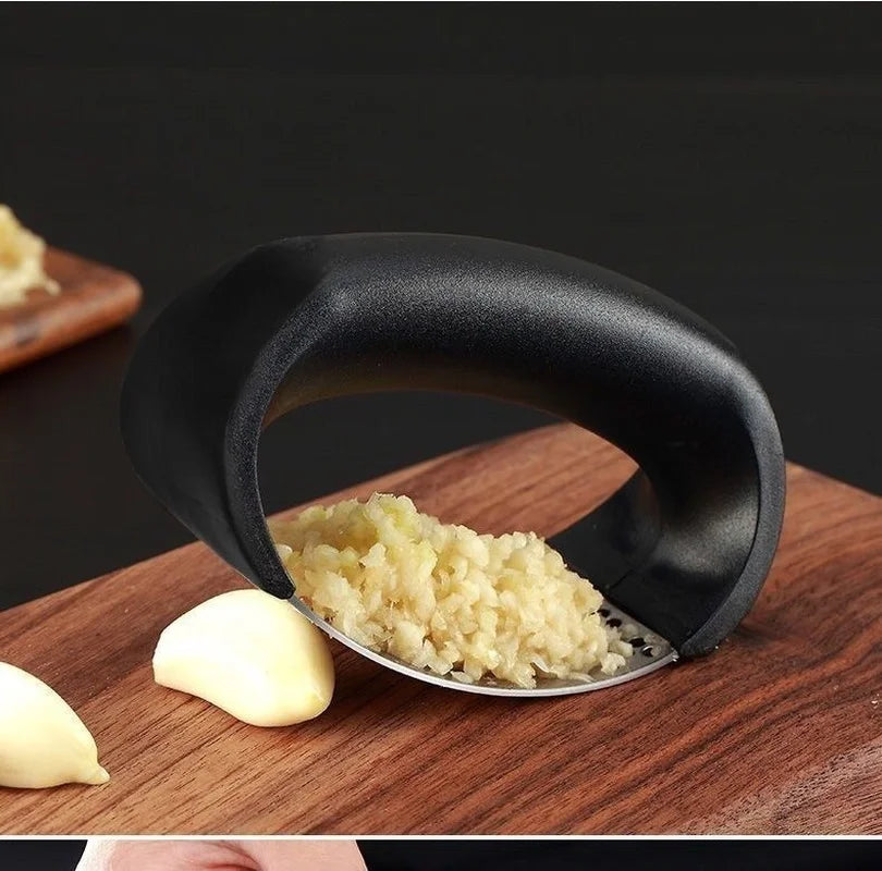 GarlicGlide - Smooth Handheld Press for Garlic and Ginger